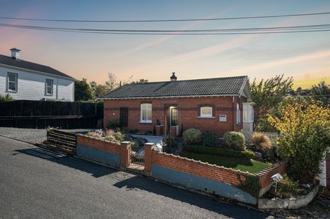 Photo of property in 4 Springhill Road, Mornington, Dunedin, 9011