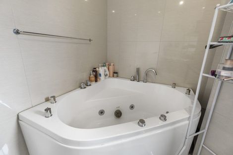 Photo of property in 6/79 Ranfurly Road, Alfriston, Auckland, 2105