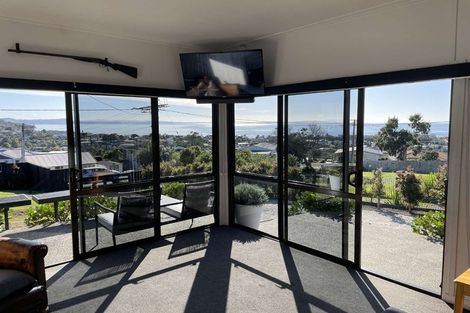 Photo of property in 17a Brightside Road, Stanmore Bay, Whangaparaoa, 0932