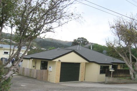 Photo of property in 5 Ranui Terrace, Tawa, Wellington, 5028