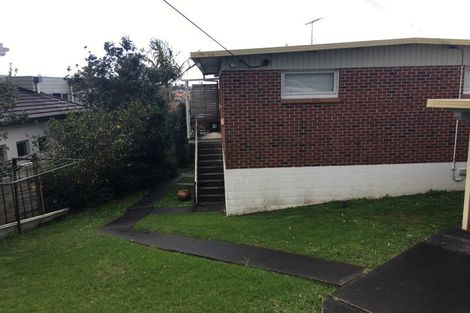 Photo of property in 3/17 Scarboro Terrace, Murrays Bay, Auckland, 0630