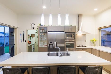 Photo of property in 3 Rodeo Drive, Kelvin Grove, Palmerston North, 4414