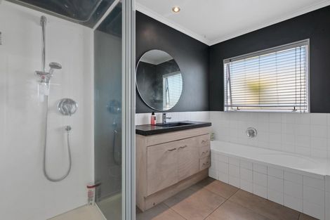 Photo of property in 290b Oceanbeach Road, Mount Maunganui, 3116