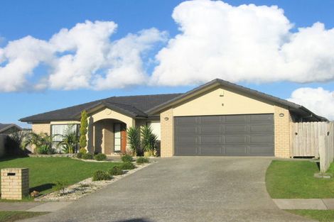 Photo of property in 8 Ballydonegan Rise, East Tamaki, Auckland, 2013