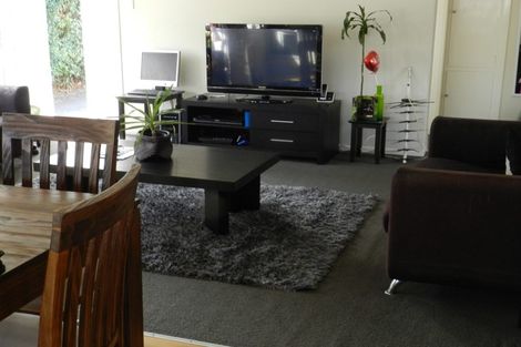 Photo of property in 9 Waterview Road, Favona, Auckland, 2024