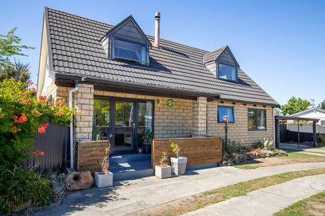 Photo of property in 17 Dunstan Street, Clyde, 9330