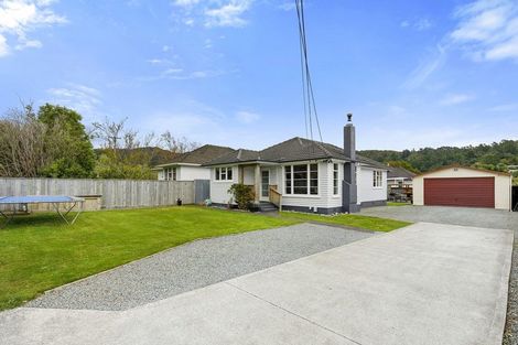 Photo of property in 302 Stokes Valley Road, Stokes Valley, Lower Hutt, 5019