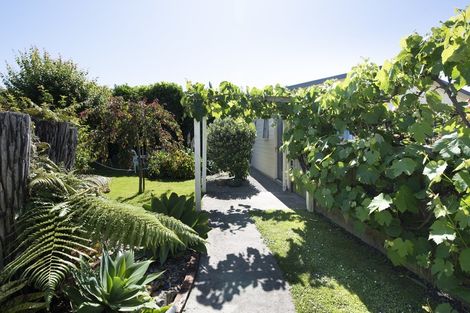 Photo of property in 129 Rangiuru Road, Otaki Beach, Otaki, 5512