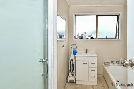 Photo of property in 1 Montego Place, Weymouth, Auckland, 2103