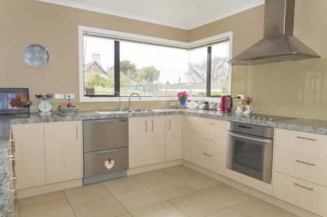 Photo of property in 8a Allan Street, Dannevirke, 4930