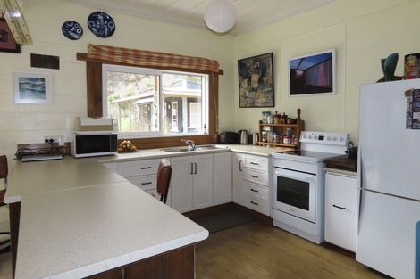 Photo of property in 25 Andersen Street, Blacks Point, Reefton, 7830