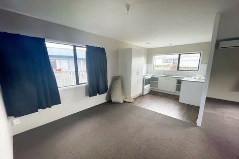 Photo of property in 3/10 Solveig Place, Randwick Park, Auckland, 2105