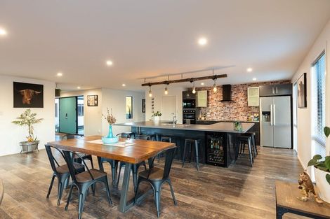 Photo of property in 527 Frankley Road, Hurworth, New Plymouth, 4371