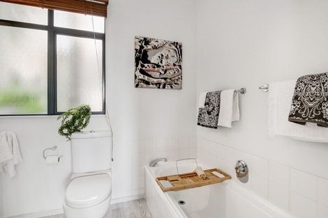 Photo of property in 15 Roseville Road, Gulf Harbour, Whangaparaoa, 0930