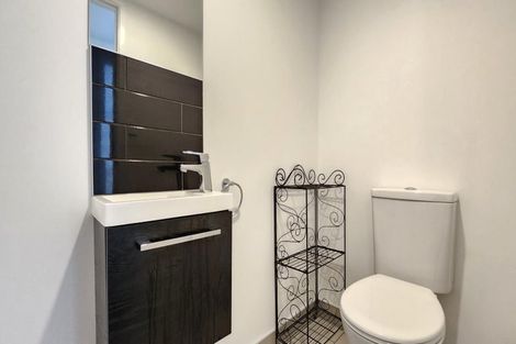 Photo of property in Alpha Apartments, 703/4 Elizabeth Street, Mount Victoria, Wellington, 6011