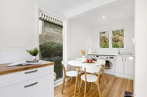 Photo of property in 70 Curtis Street, Northland, Wellington, 6012