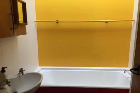 Photo of property in 15b Second Avenue, Stanley Point, Auckland, 0624