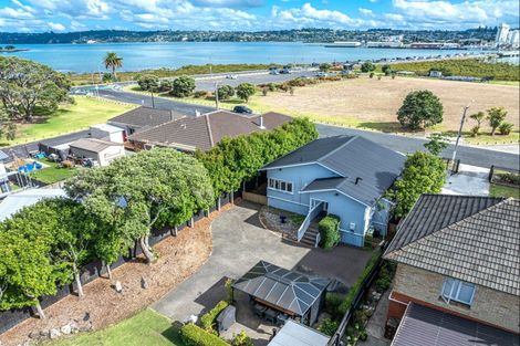 Photo of property in 6 Waterfront Road, Mangere Bridge, Auckland, 2022