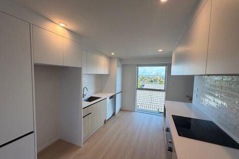 Photo of property in 9/9 Aeroview Drive, Beach Haven, Auckland, 0626