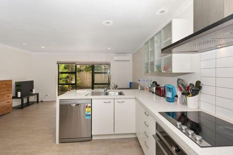 Photo of property in 10/17 Harbour View Road, Te Atatu Peninsula, Auckland, 0610