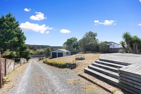Photo of property in 4 Alan Lindsay Avenue, Waitarere Beach, Levin, 5510