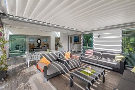 Photo of property in 6 Fred Carr Place, One Tree Point, 0118