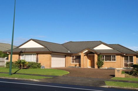 Photo of property in 103 Golfland Drive, Golflands, Auckland, 2013