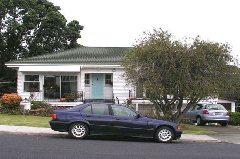 Photo of property in 2/2 Hart Road, Hauraki, Auckland, 0622