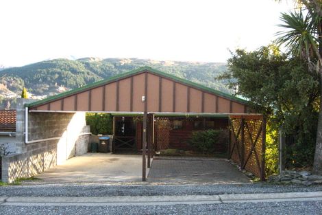 Photo of property in 5 Mincher Road, Kelvin Heights, Queenstown, 9300