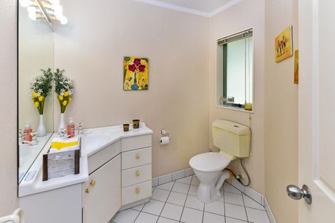 Photo of property in 25 Eiger Place, Northpark, Auckland, 2013