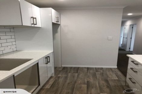 Photo of property in 2/17 Walter Street, Hauraki, Auckland, 0622