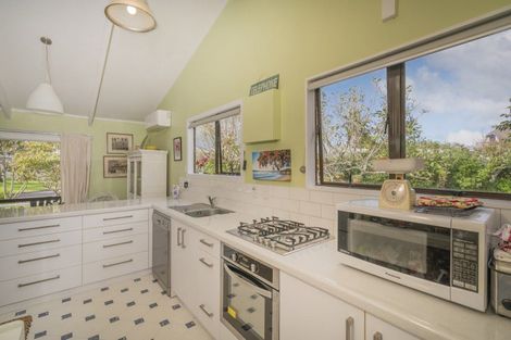 Photo of property in 10a Parkland Place, Whitianga, 3510