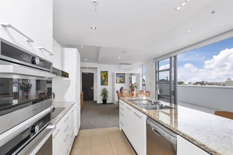 Photo of property in Maison Apartments, 111/16 Huron Street, Takapuna, Auckland, 0622