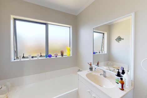 Photo of property in 9 Matilda Place, Weymouth, Auckland, 2103