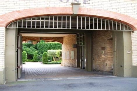 Photo of property in 1/3 Beresford Street, Bayswater, Auckland, 0622