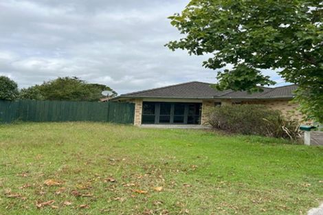 Photo of property in 51 Carisbrook Crescent, Papakura, 2110