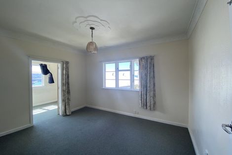 Photo of property in 37 Palliser Road, Roseneath, Wellington, 6011