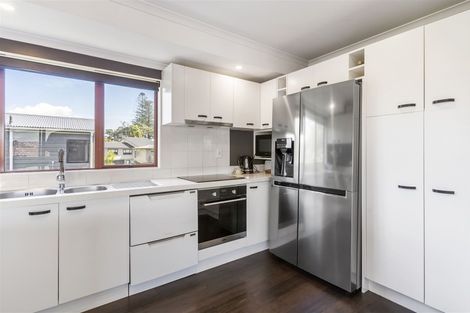 Photo of property in 43 Cockle Bay Road, Cockle Bay, Auckland, 2014