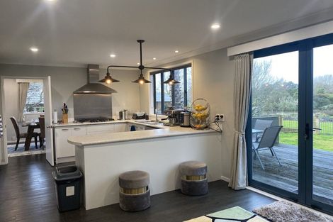 Photo of property in 10 Crannog Fen, Wattle Downs, Auckland, 2103