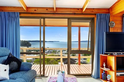 Photo of property in 37 Merehai Place, Snells Beach, 0920