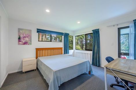 Photo of property in 2/9 Ridgewood Crescent, Birkenhead, Auckland, 0626