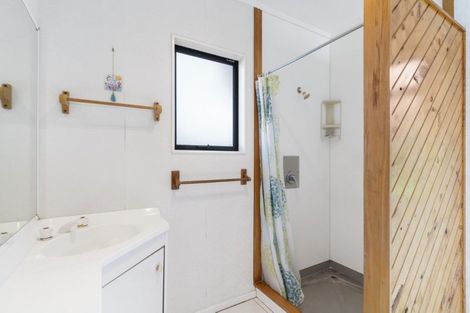 Photo of property in 128 Avalon Place, Whangamata, 3620