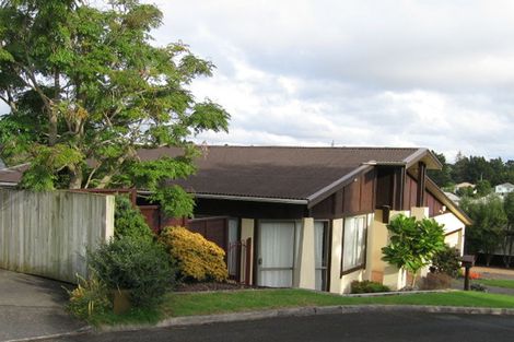 Photo of property in 21 Jay Court, Botany Downs, Auckland, 2010