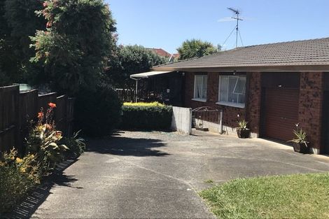 Photo of property in 2/6 Sunshine Place, Papakura, 2110