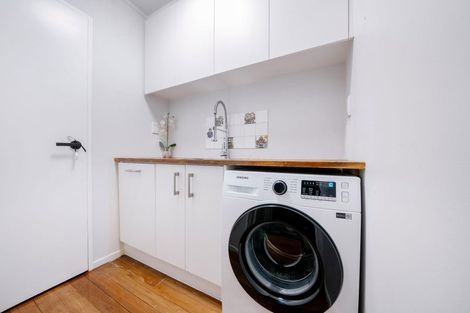 Photo of property in 128a Mellons Bay Road, Mellons Bay, Auckland, 2014