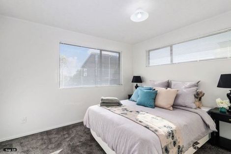 Photo of property in 8 Leo Place, Kawaha Point, Rotorua, 3010