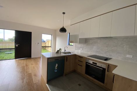 Photo of property in 2/9 Schnapper Rock Road, Greenhithe, Auckland, 0632