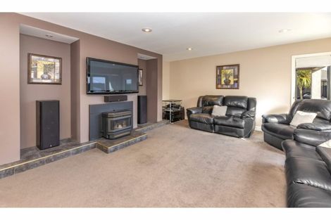 Photo of property in 16 Broadhaven Avenue, Parklands, Christchurch, 8083