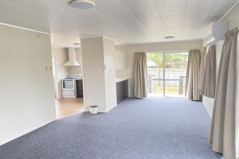 Photo of property in 38 Silverstone Place, Henderson, Auckland, 0612