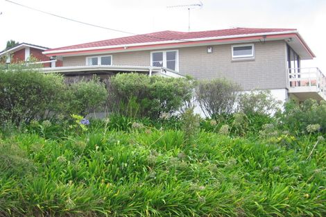 Photo of property in 3 Rossmore Terrace, Murrays Bay, Auckland, 0630